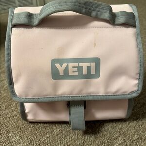 Yeti Day Trip Lunch Bag- Ice Pink